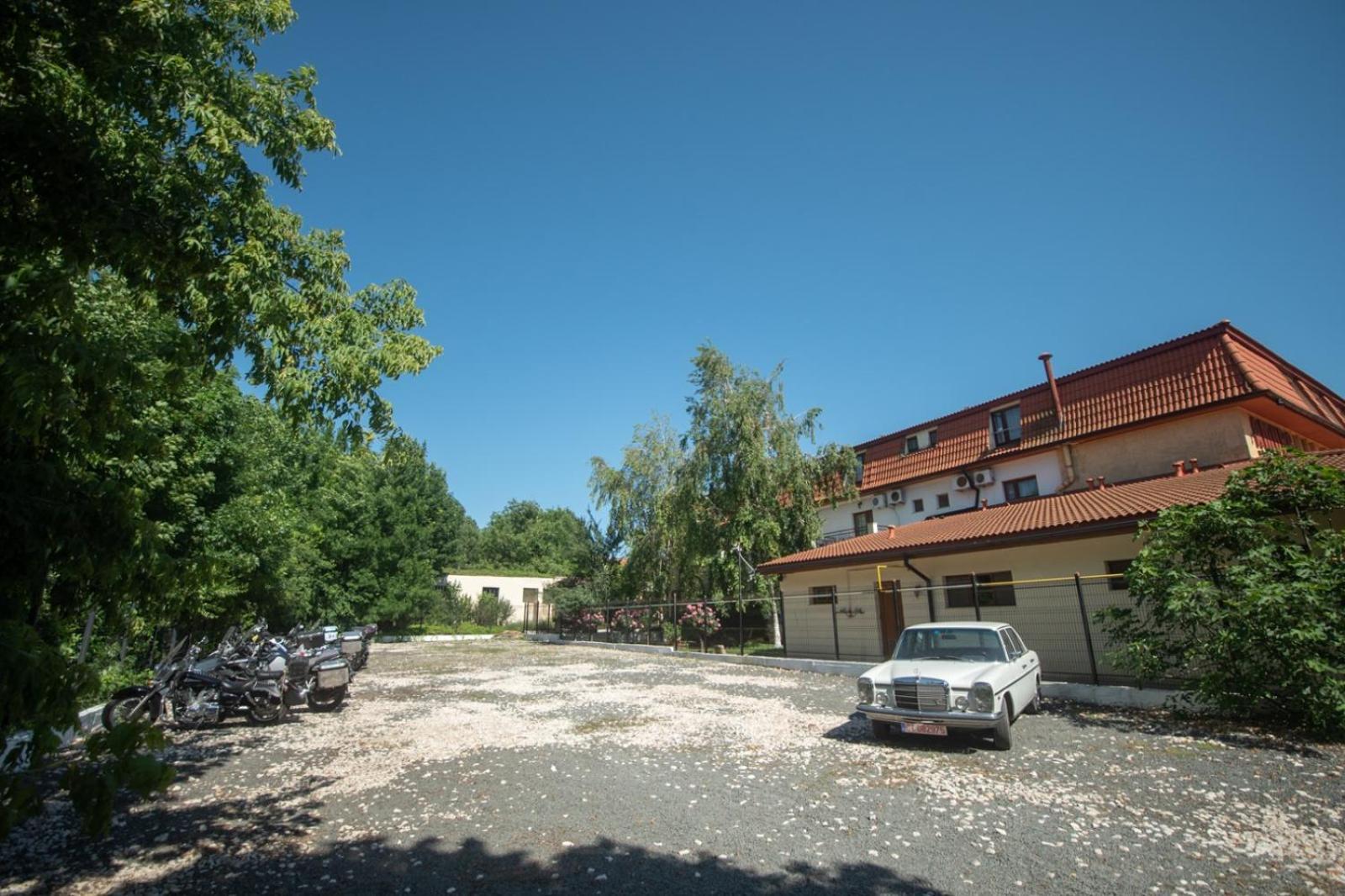 Hotel Amurg Ефорие Суд Екстериор снимка